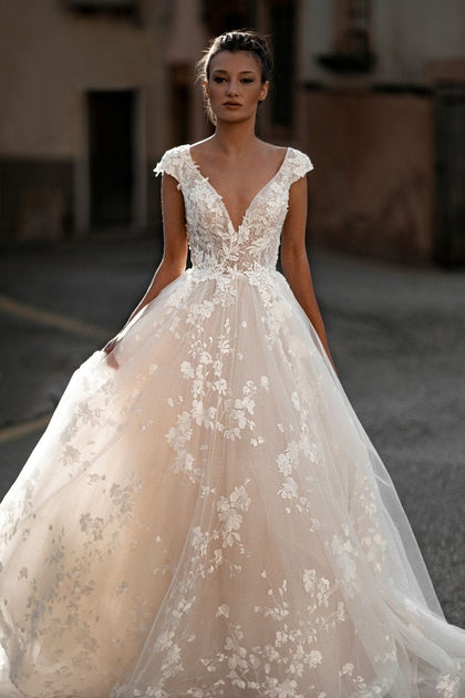 Sample Sale Wedding Dresses – Luxe Redux Bridal