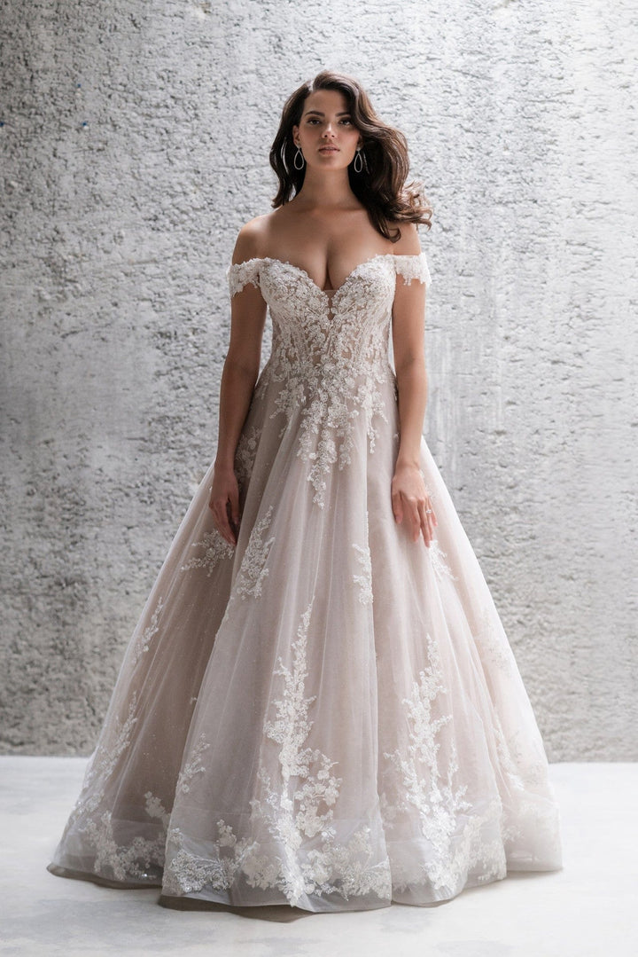 Allure C682 - Size 18