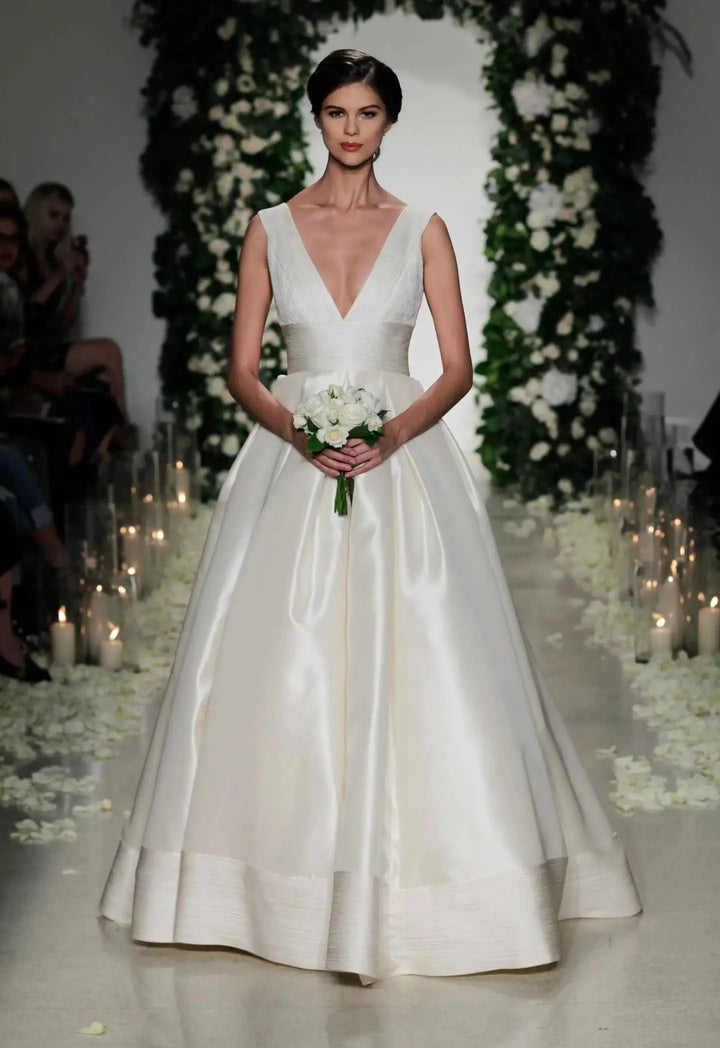 Anne Barge Langham - Size 8