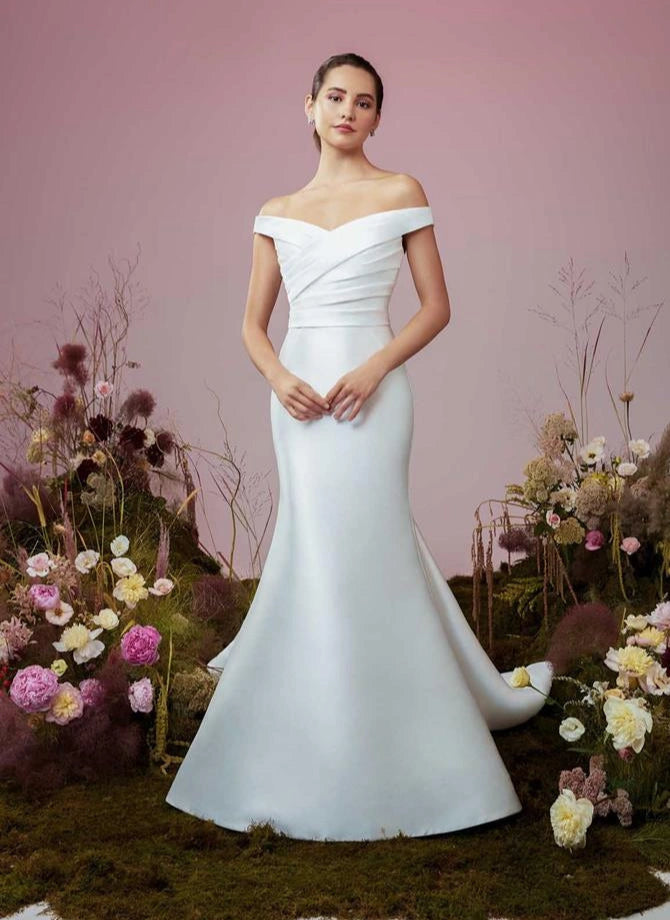 Anne Barge Whispering - Size 10