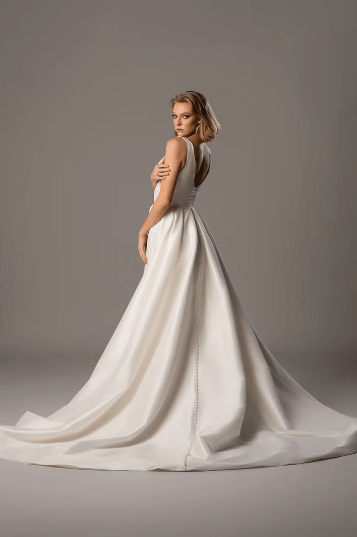 Colby John Maeve - Size 12