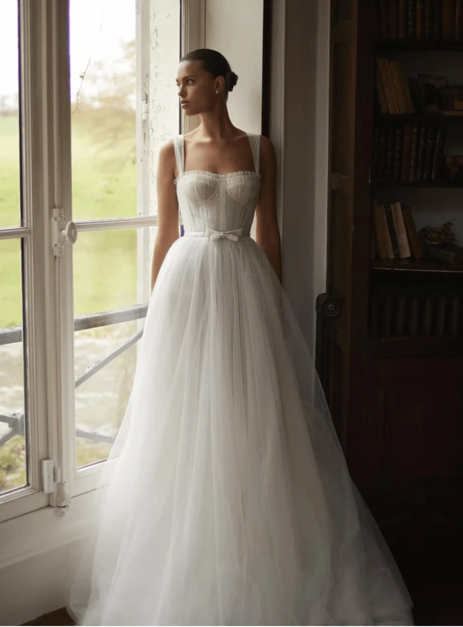 Dana Harel Rebecca Wedding Dress Tulle Ball Gown featuring a Sweetheart Bodice with Subtle Beading Size 10 Luxe Redux Bridal Dana Harel Rebecca Wedding Dress Tulle Ball Gown featuring a Sweetheart Bodice with Subtle Beading Size 10 Luxe Redux Bridal