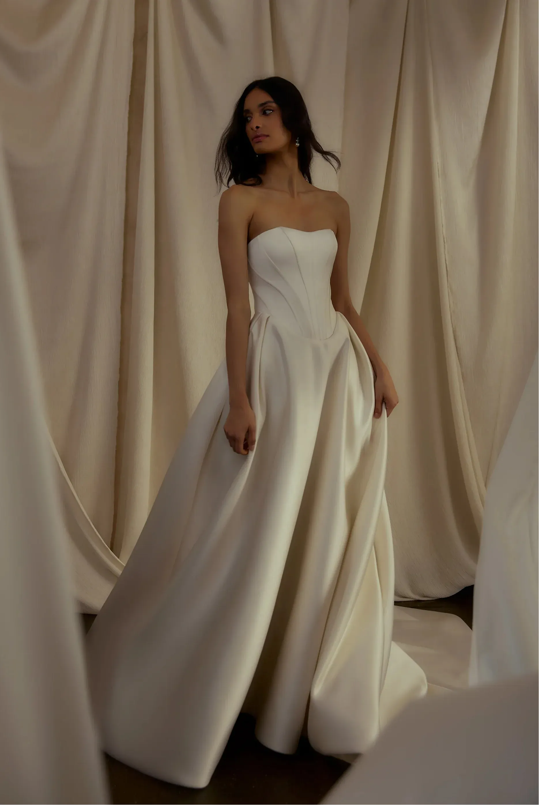 Enaura Jules - Size 8 – Luxe Redux Bridal Enaura Jules - Size 8 – Luxe Redux Bridal