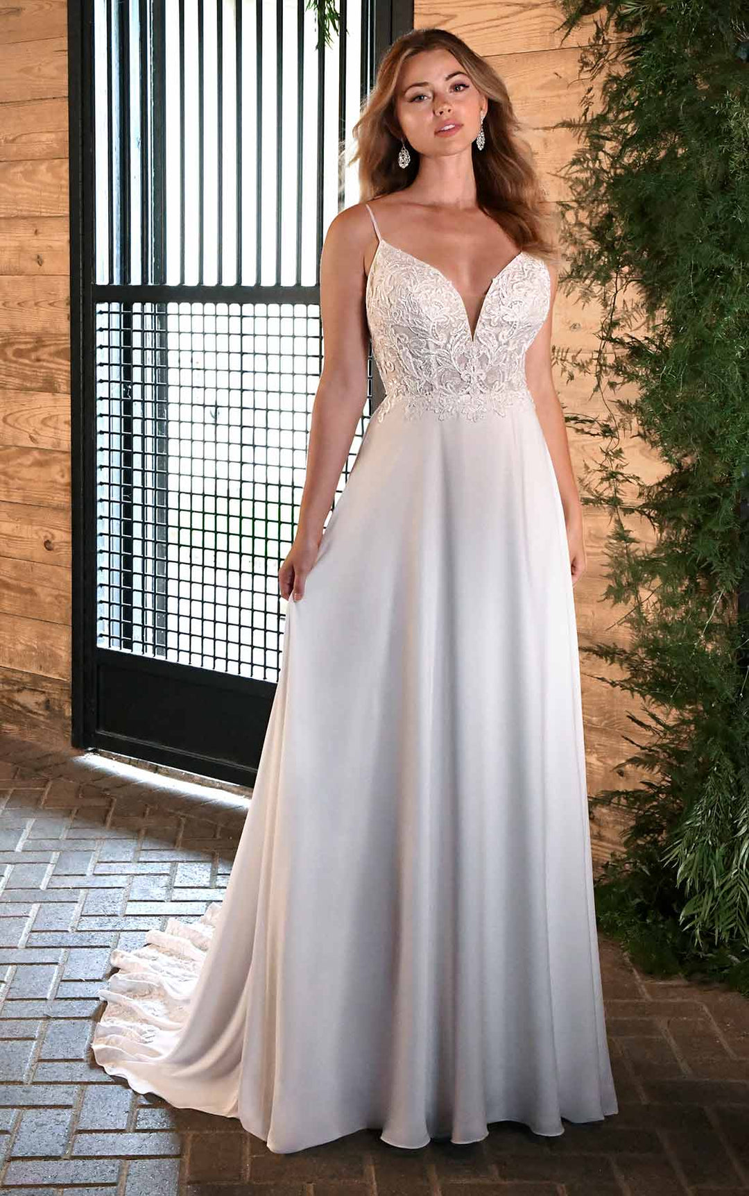 Essense of Australia D3408 - Size 8