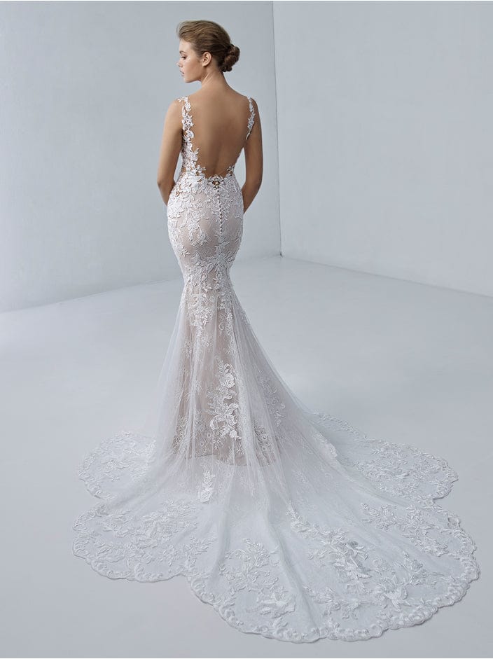 Graceful Lace Fit And Flare Wedding Dress