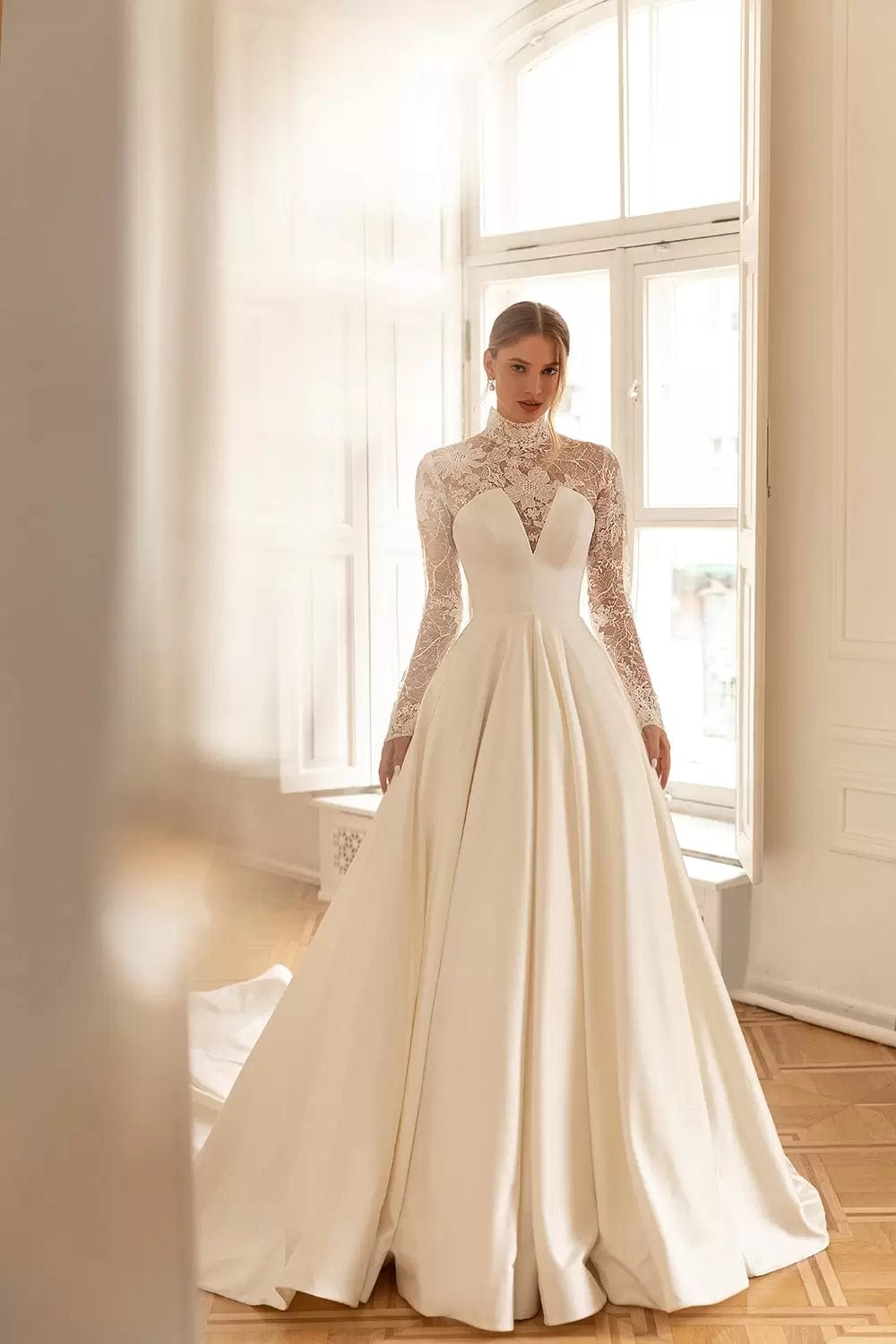 chinese dress ladies Elowen Luxury Floral Lace Wedding Dress