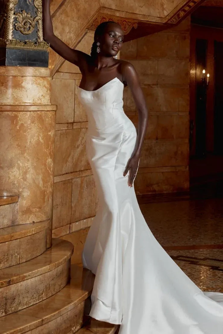 evie bridesmaid dress Young EY606 The dress features a