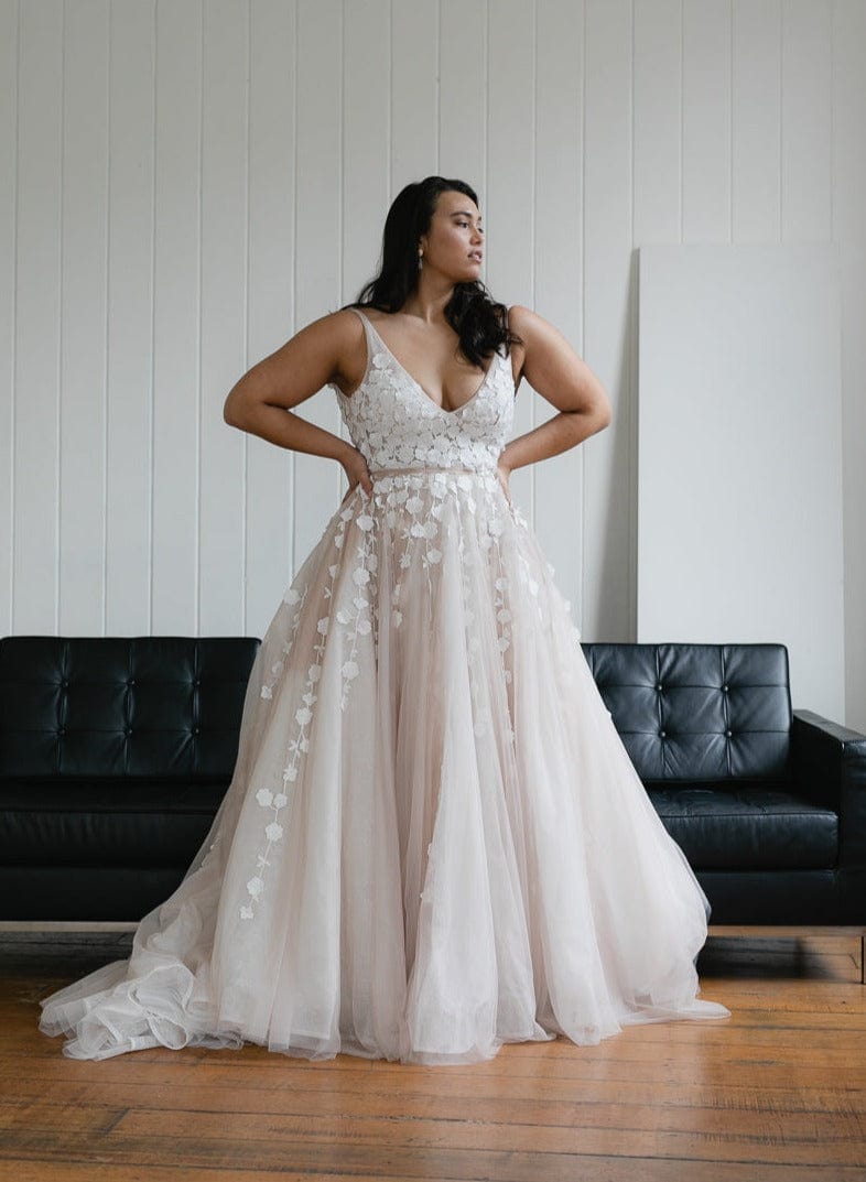 Hera Couture Lavant - Size 18