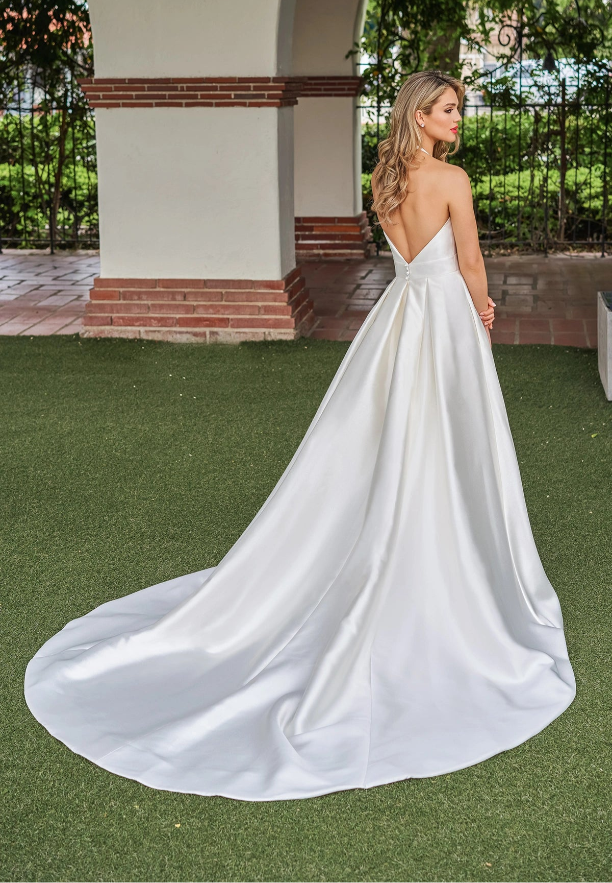Jasmine Bridal Chloe T262018X - Size 4 Size Chart