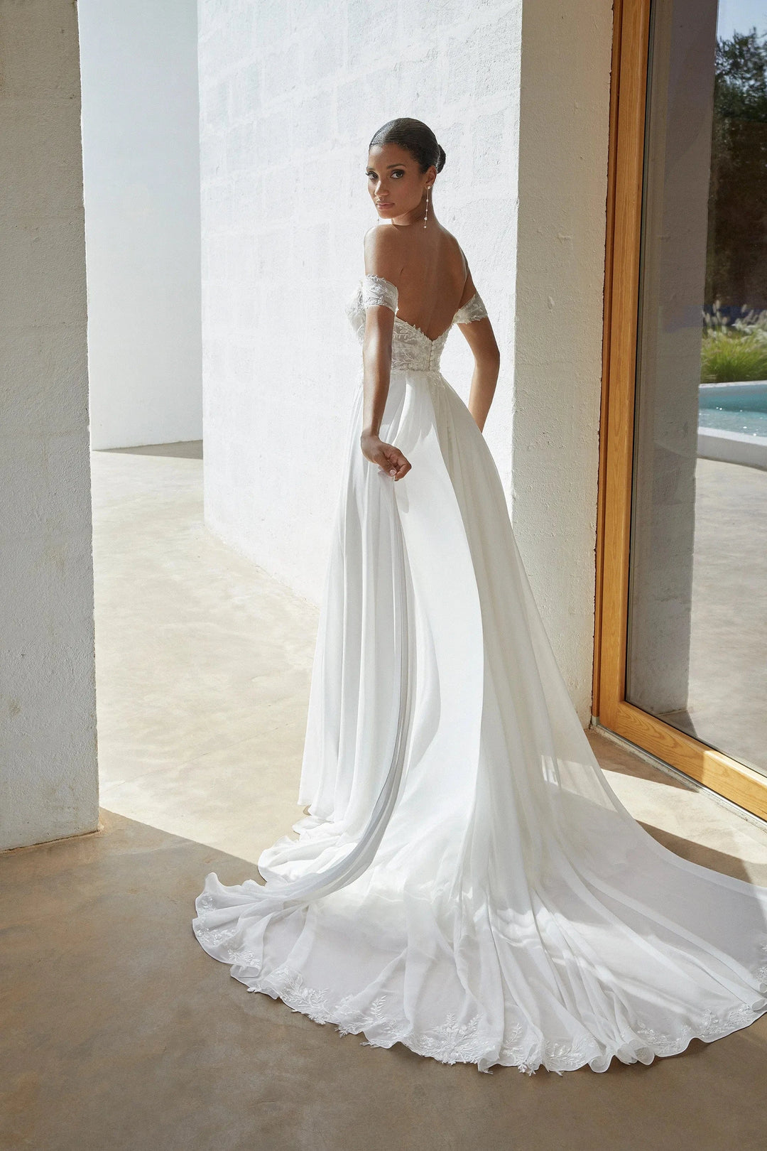 Adore by Justin Alexander Candace - Size 6