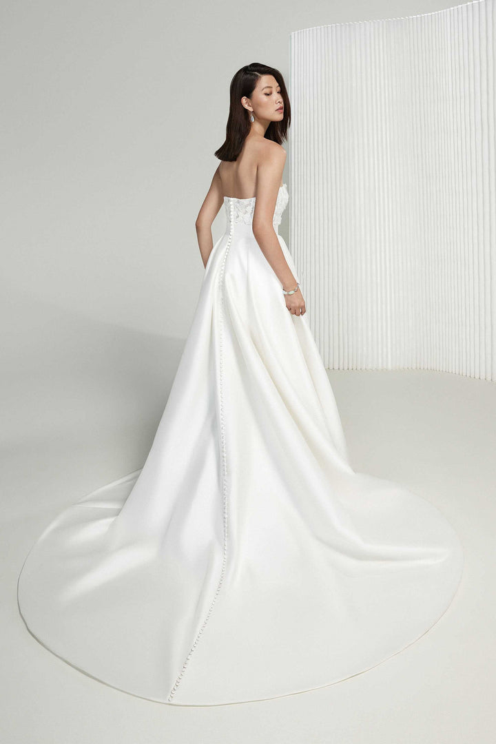 Signature by Justin Alexander Marie 99214 - Size 12