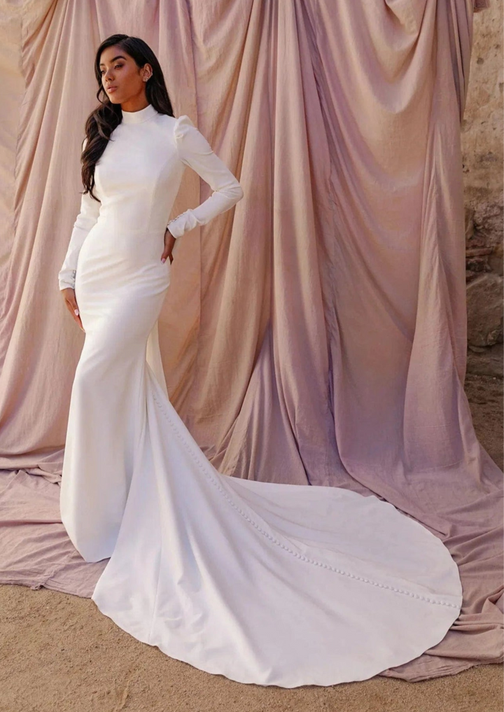 Louvienne Jett - Size 8