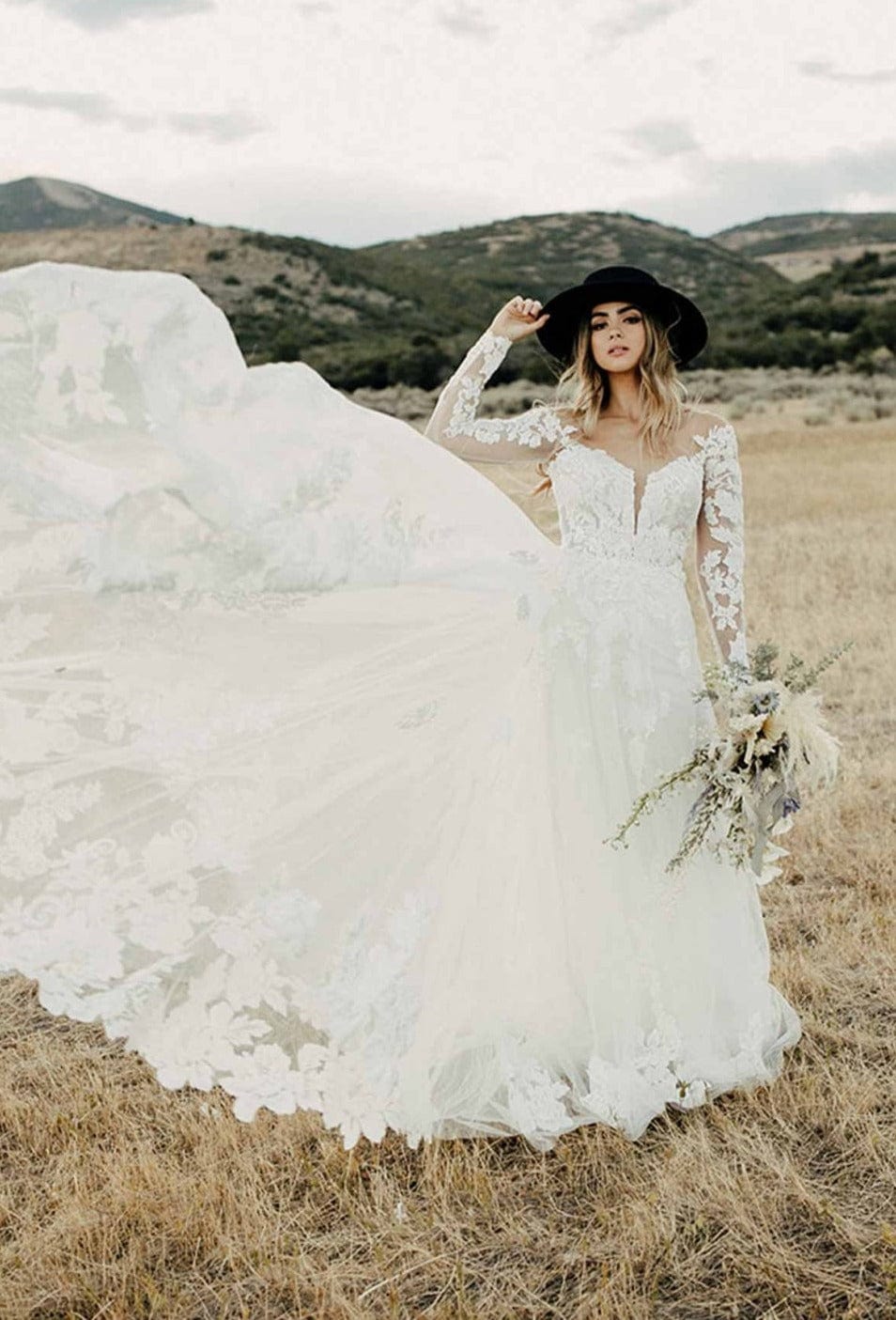 Martina Liana 1337 - Size 12