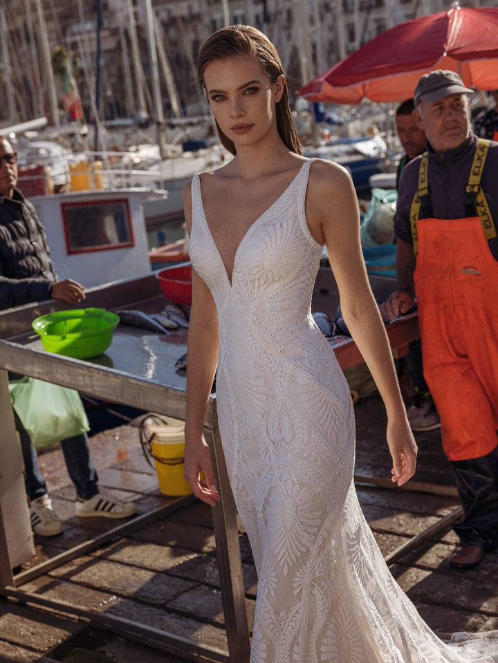 Modeca Selina - Size 16