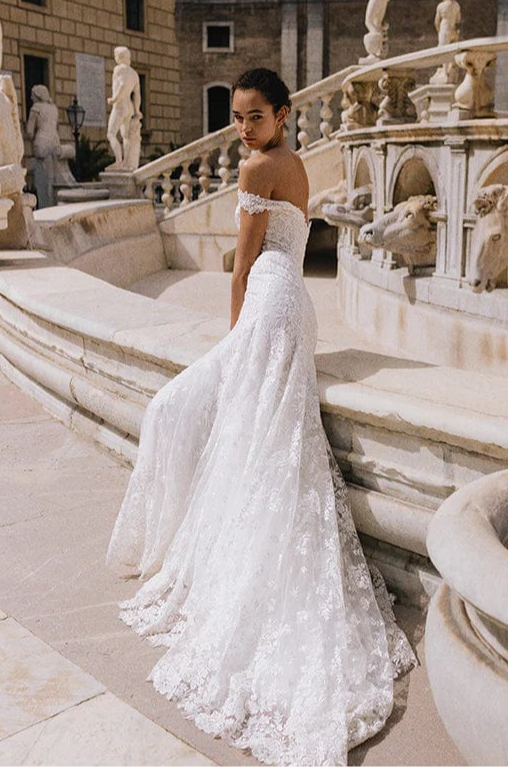 Bliss by Monique Lhuillier BL23108 - Size 8