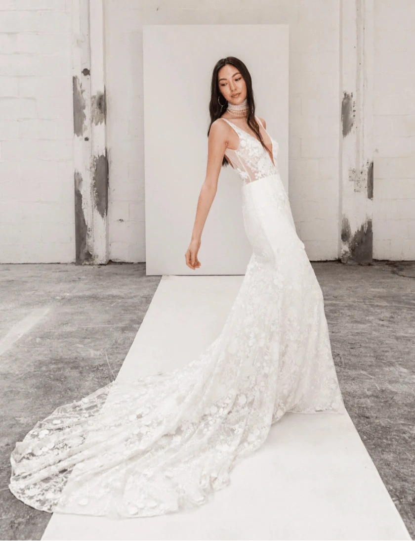 Saint Bridal Couture Owen + Scarf - Size 12