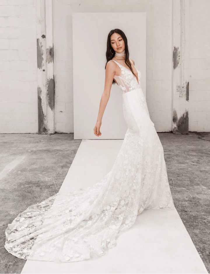 Saint Bridal Couture Owen + Scarf - Size 12