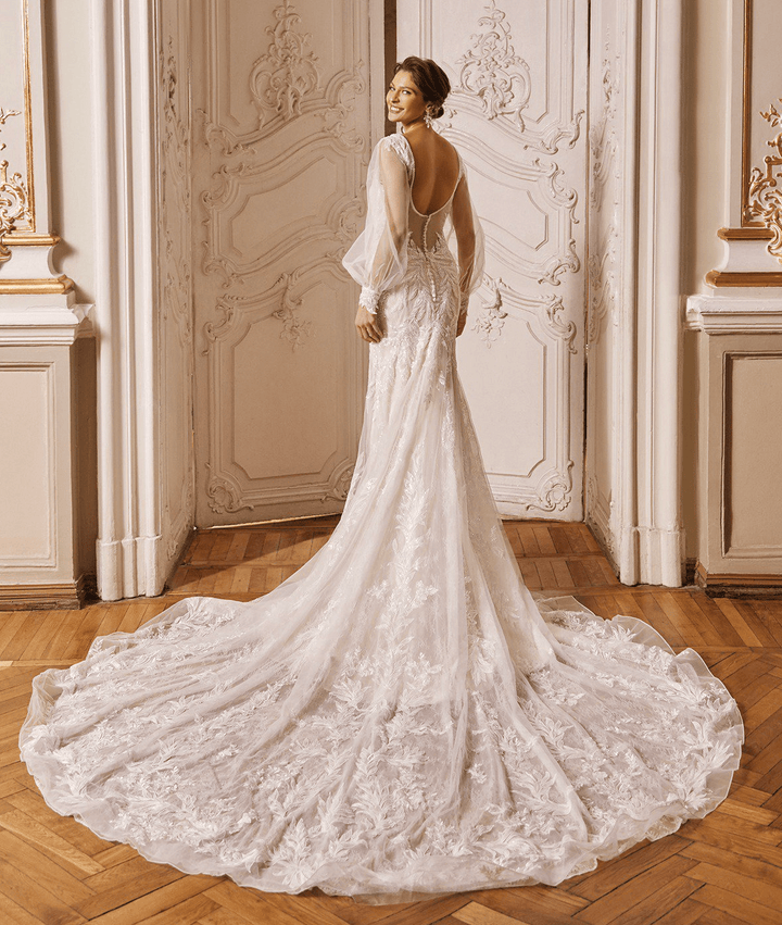 Val Stefani D8294 Radiant - Size 16