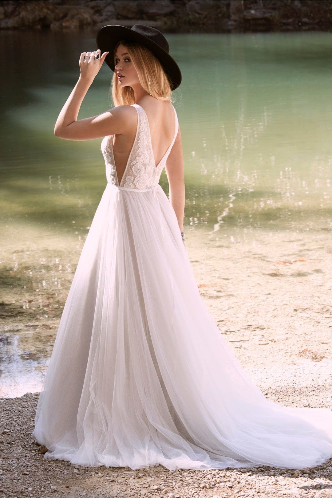 Willowby By Watters Spencer - Size 2