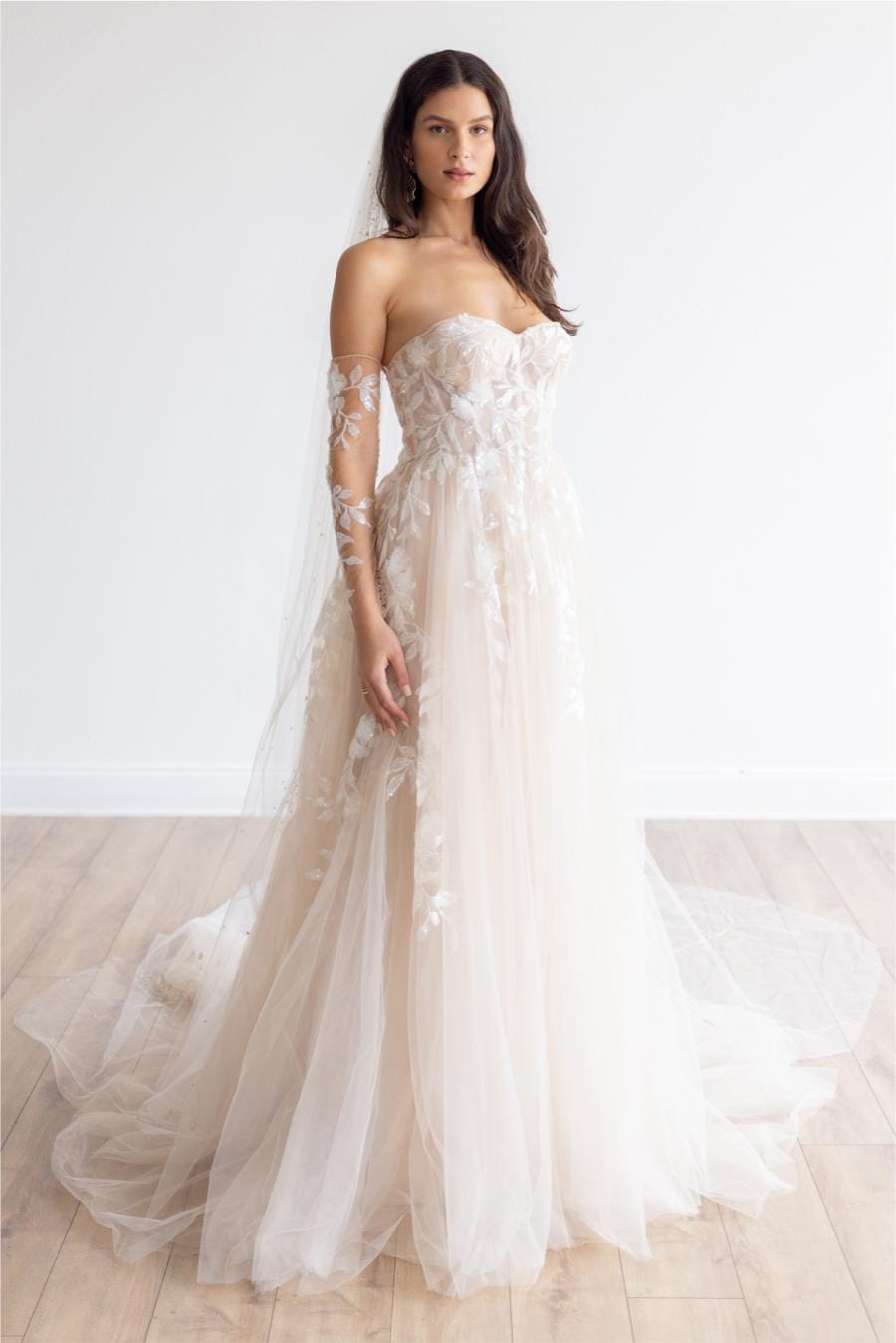 WTOO Austin - Size 16 Luxe Redux Bridal WTOO Austin - Size 16 Luxe Redux Bridal