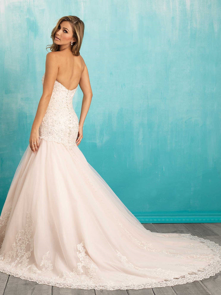 Allure 9325 - Size 8