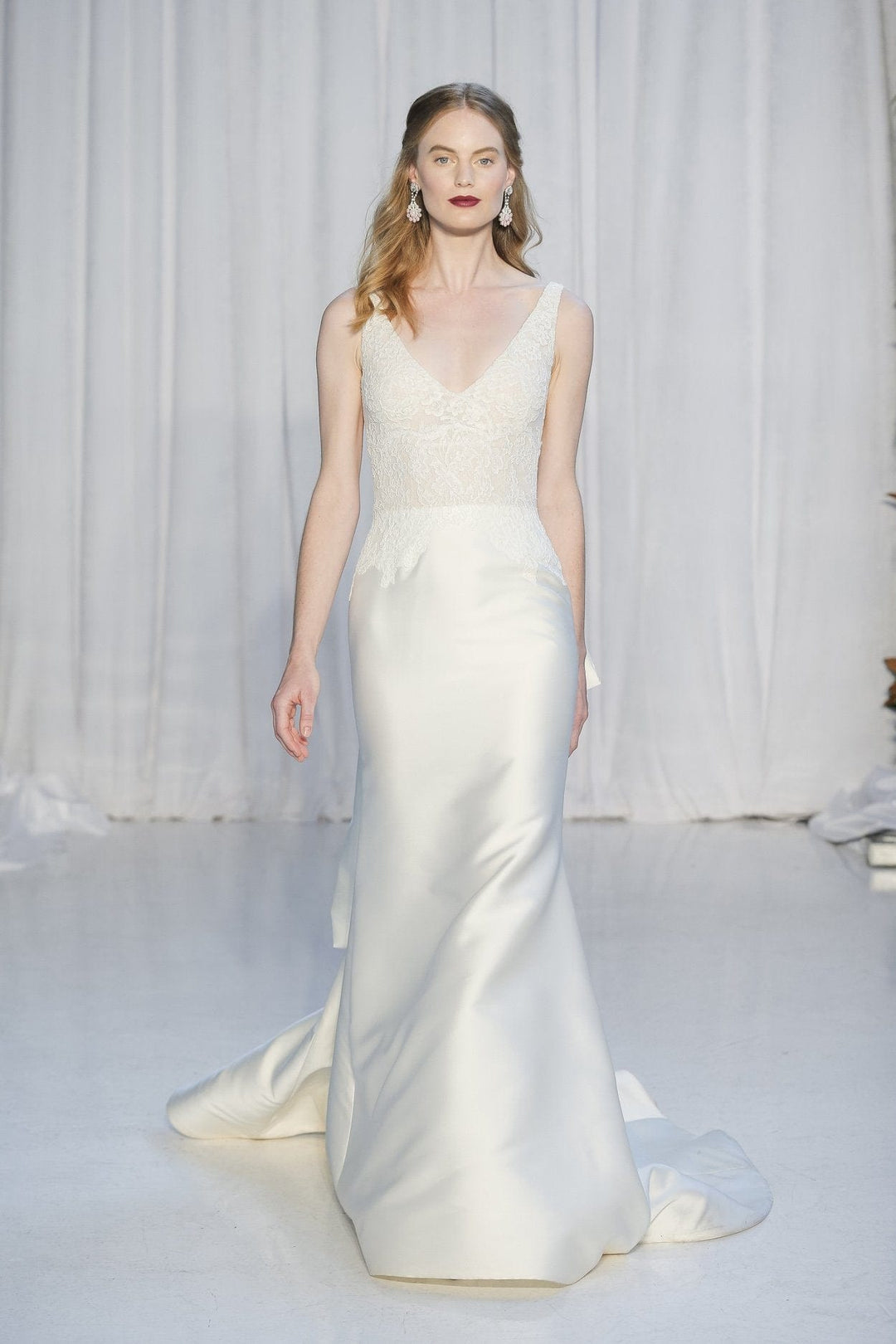 Anne Barge Celine - Size 10