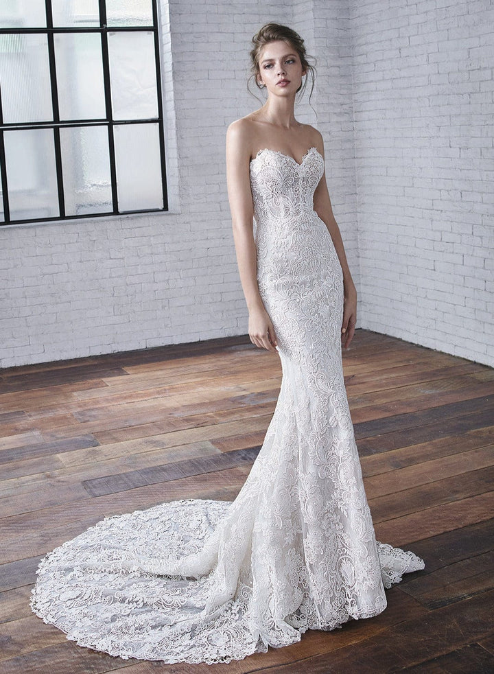 Badgley Mischka Celine - Size 12