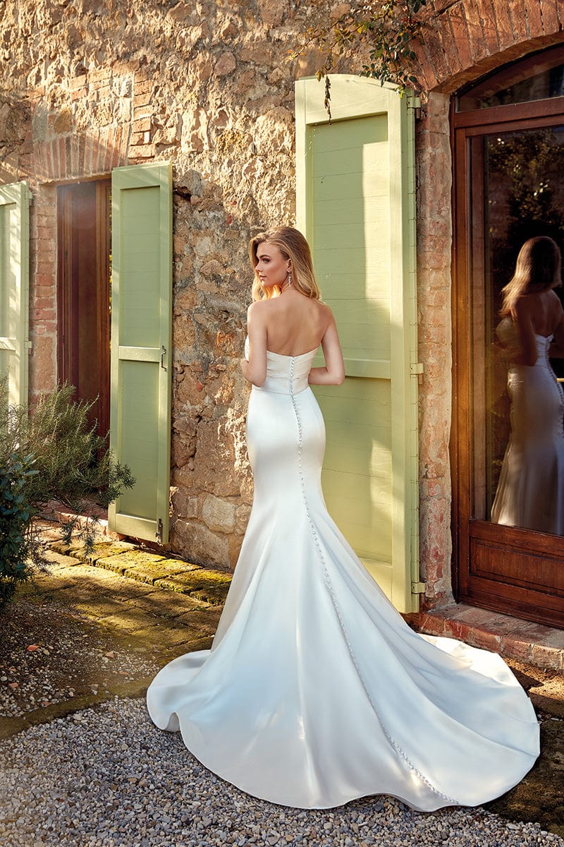 Eddy K. Danika - Size 16