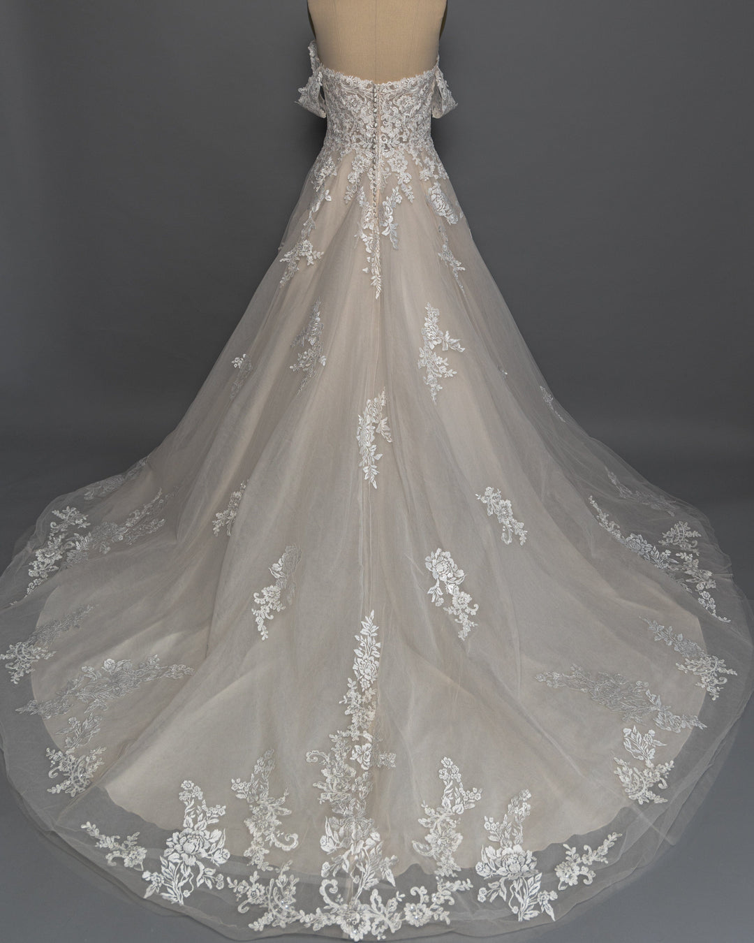 Eddy K. Rafaela - Size 14