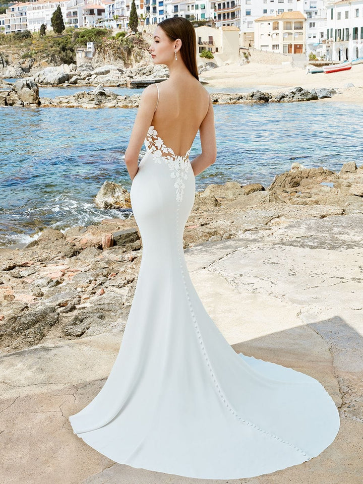 Love by Enzoani Ashlyn - Size 8