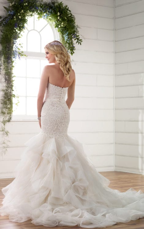 Essense of Australia D2258Lu - Size 10