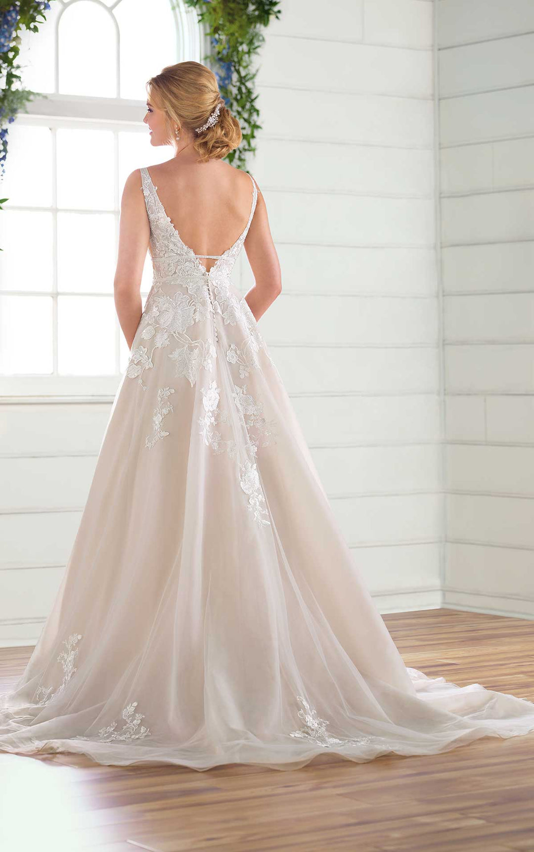Essense of Australia D2748 - Size 12