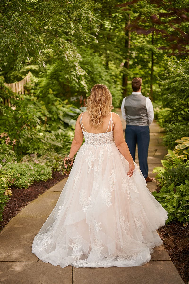 Essense of Australia D2893 - Size 22