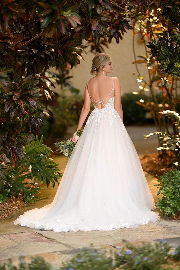 Essense of Australia D3004 - Size 10