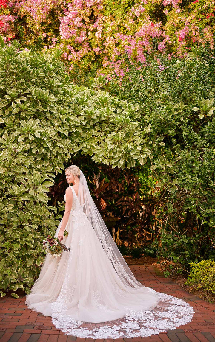 Essense of Australia D3121 - Size 24