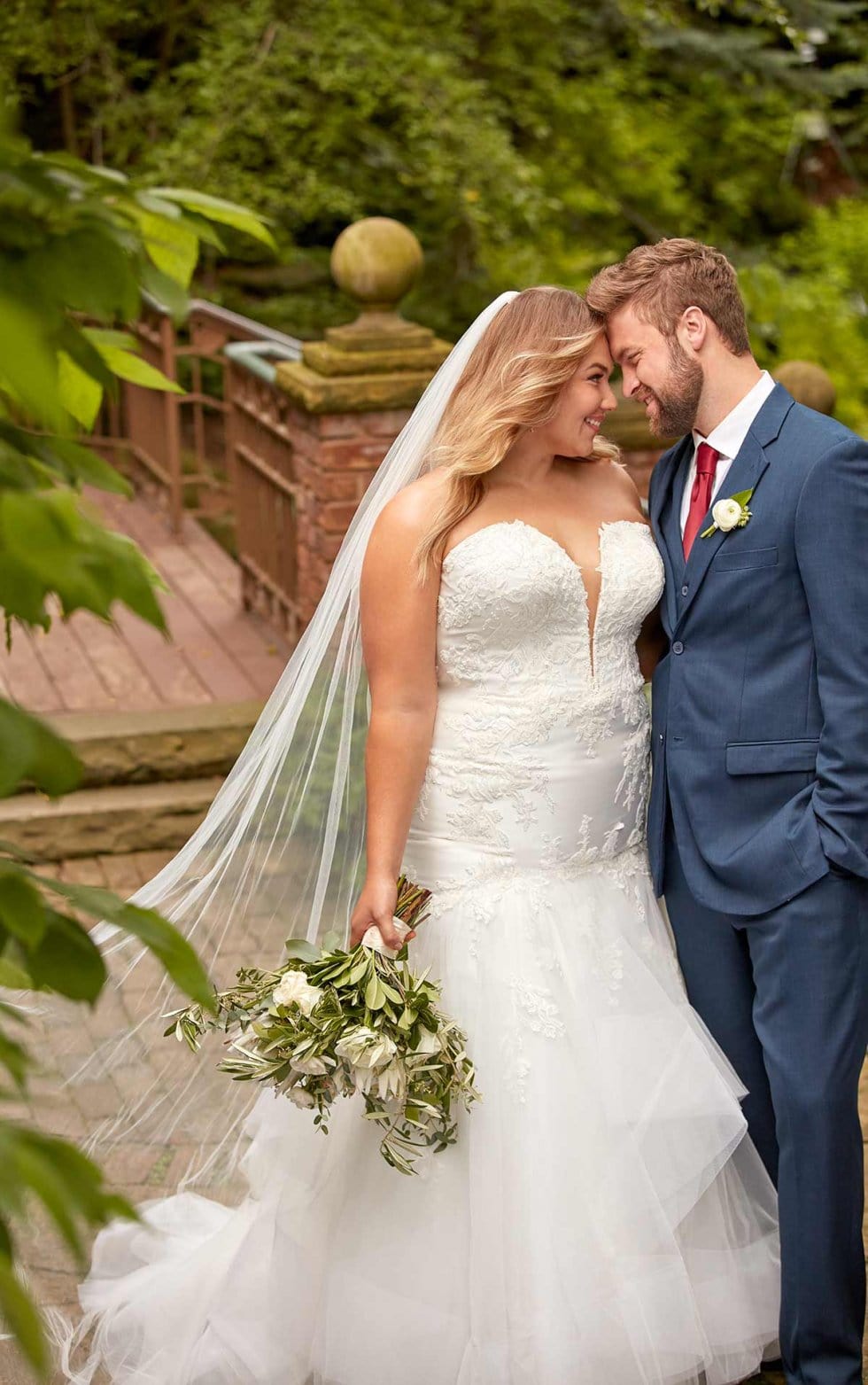 Essense of Australia D2920 - Size 24