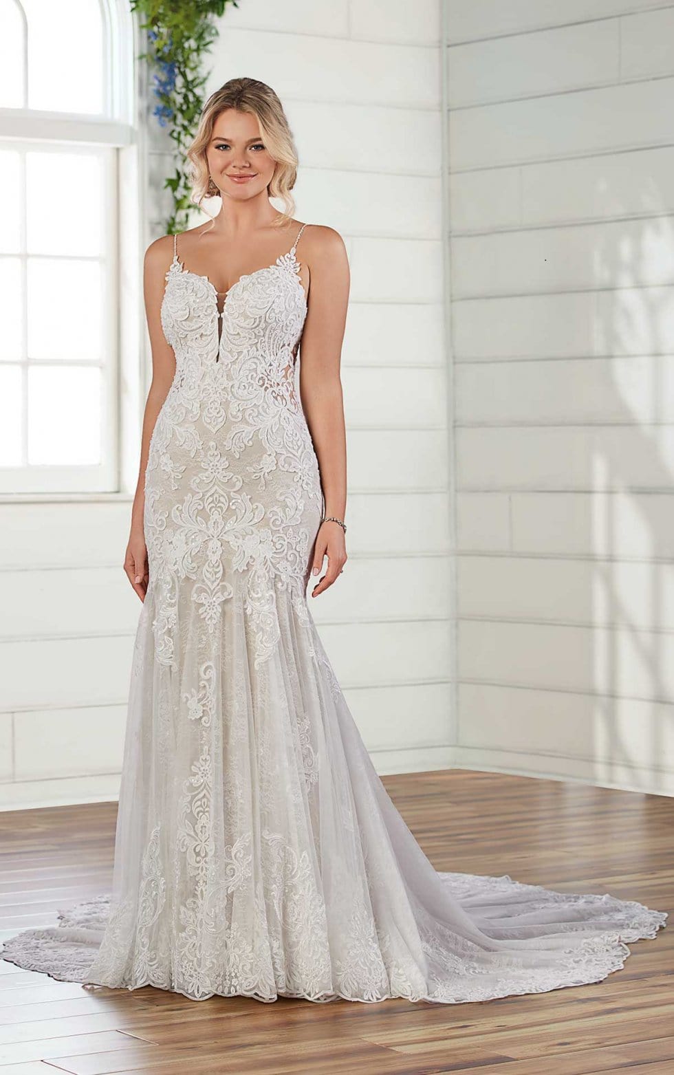 Essense of Australia D2945 - Size 12