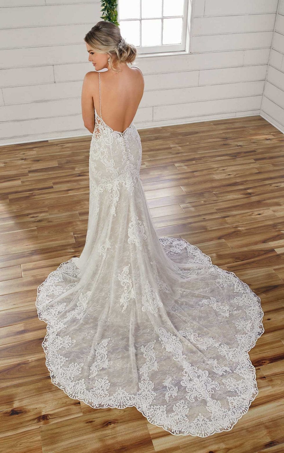 Essense of Australia D2945 - Size 12