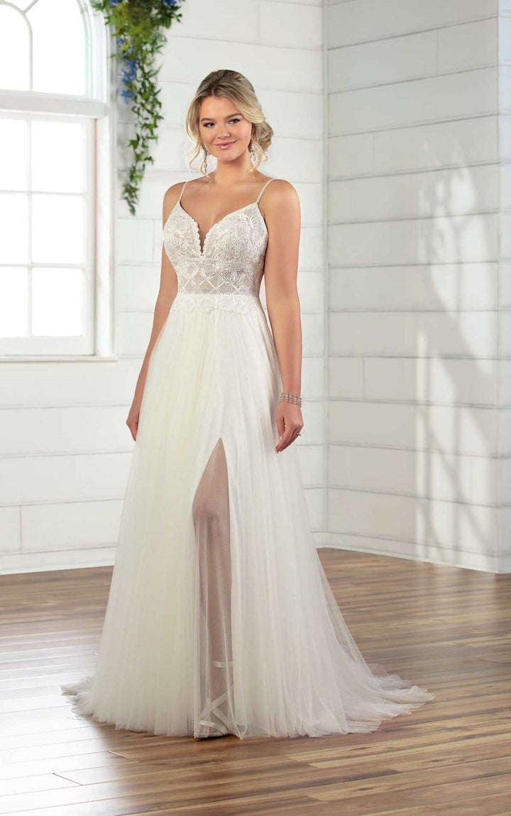 Essense of Australia D2983 - Size 10