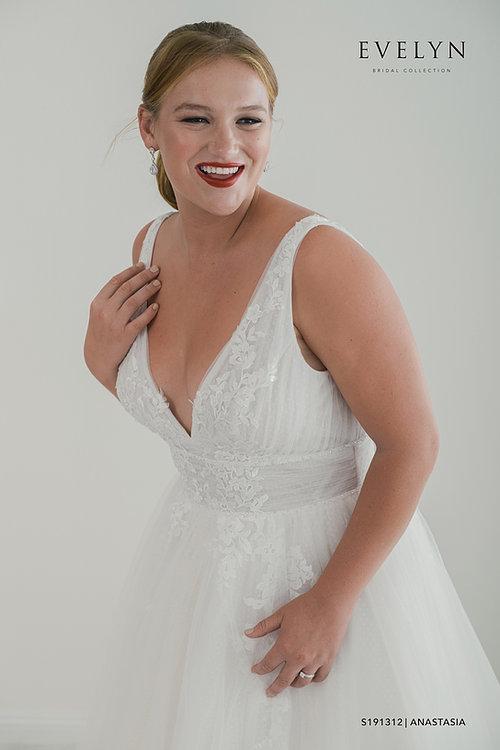Evelyn Bridal Anastasia - Size 22