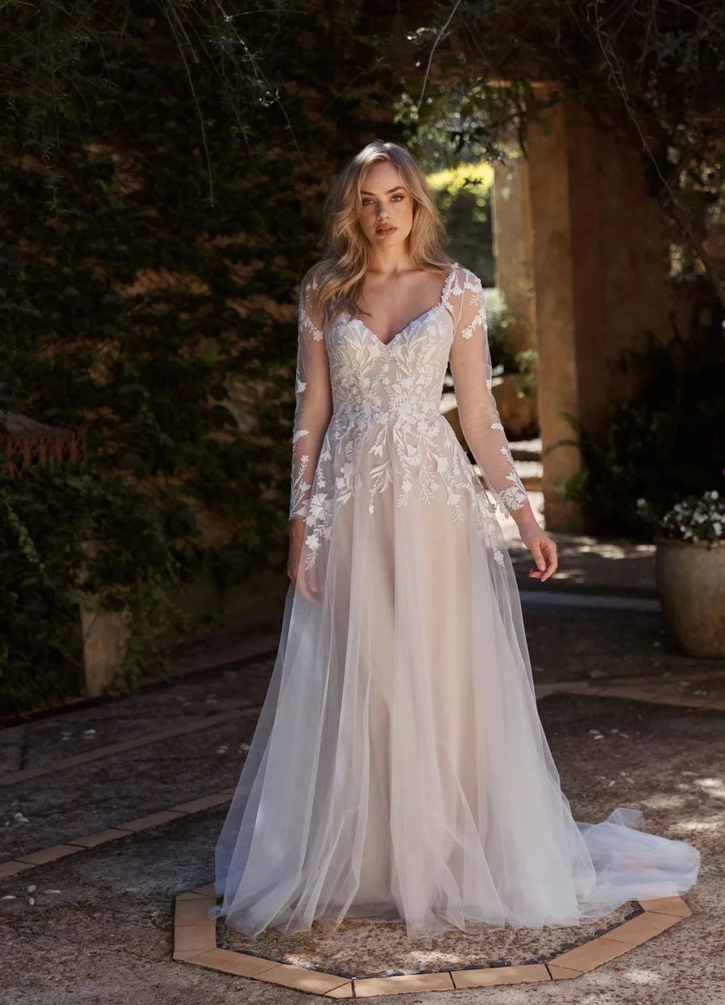 Evie Young Lane - Size 14