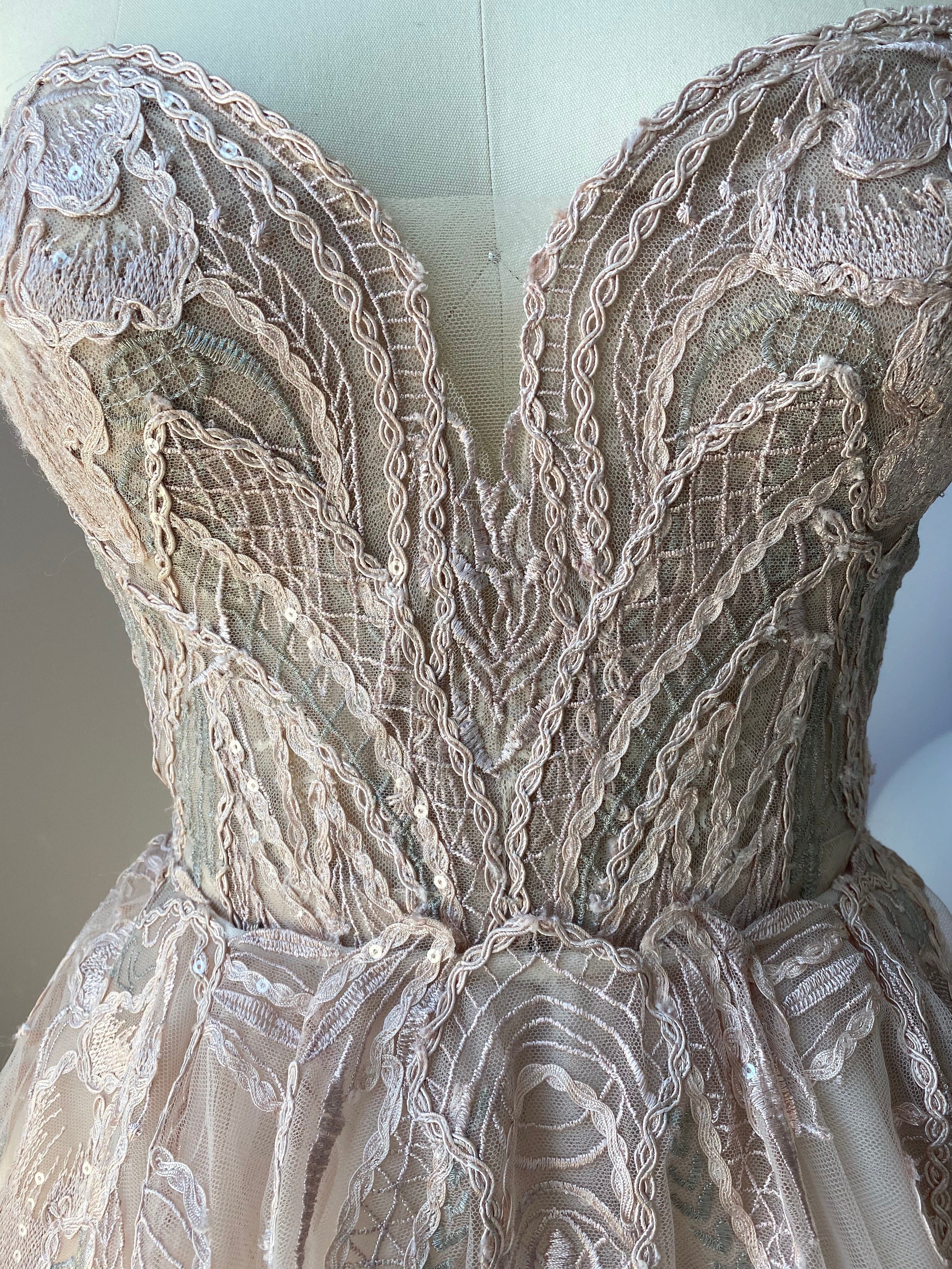 Badgley Mischka Deanna - Size 10 Size Chart