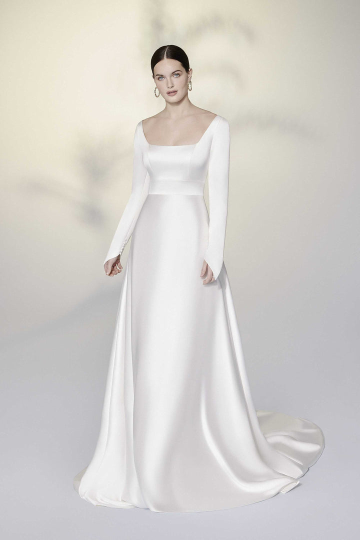 Signature by Justin Alexander Copeland - Size 10