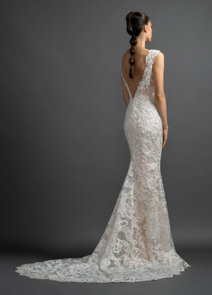 Lazaro Lucia - Size 14