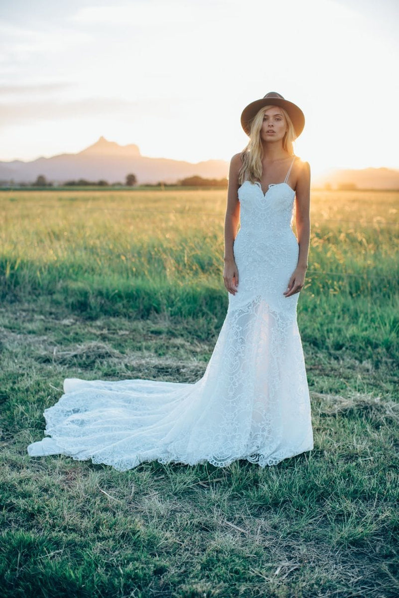 Dannis dress boutique online