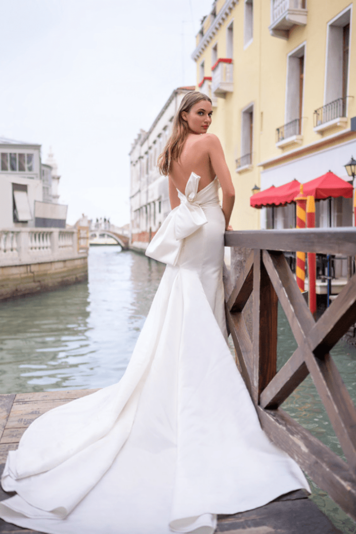 Bliss by Monique Lhuillier BL19201 - Size 4