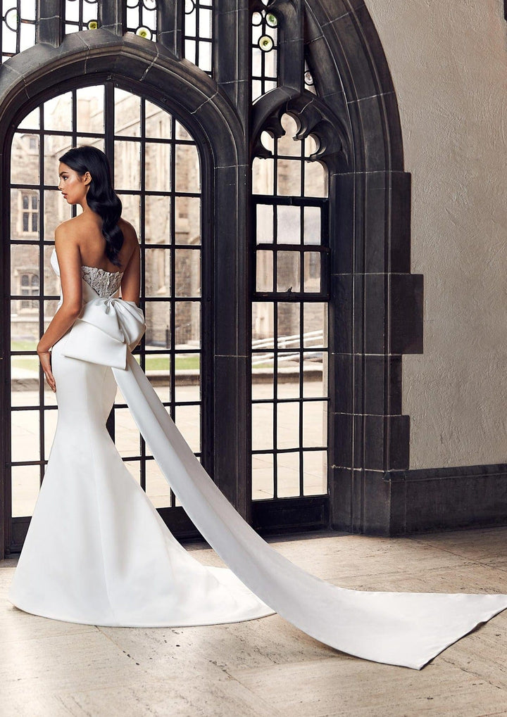 Paloma Blanca 4901 + Bow/Train - Size 12