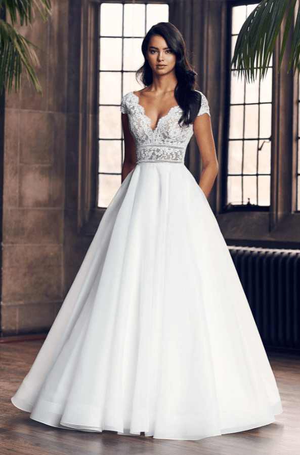 Paloma Blanca 4904 - Size 12