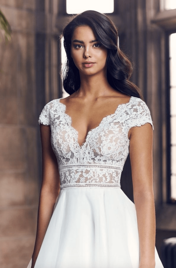 Paloma Blanca 4904 - Size 12