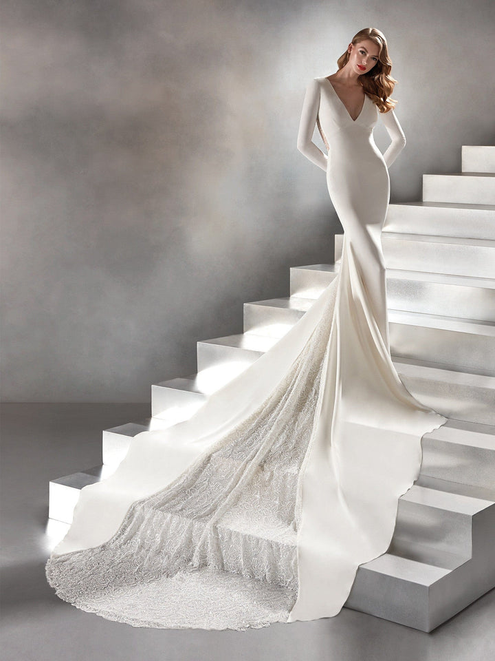 Atelier Pronovias Caceres - Size 10